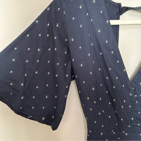 NWT O'NEILL Gabriella Open Back Flutter Sleeve Romper Navy Size Small - Picture 3 of 10